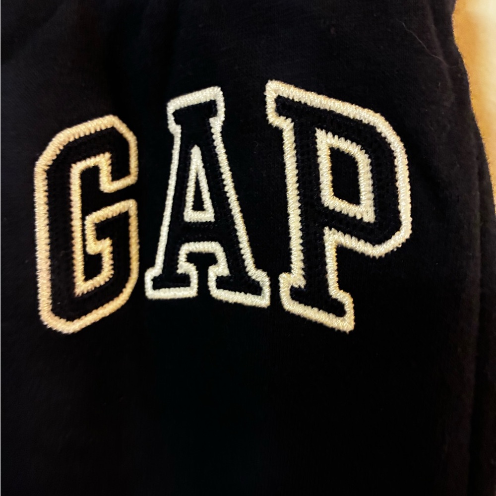 GAP Logo Straight Sweatpants Size - Large
Color - Navy Uniform - Picture 9 of 14